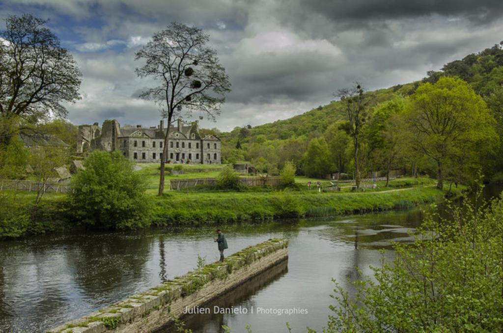 Yec'Hed Mat Bed & Breakfast Saint-Nicolas-du-Pelem Bagian luar foto