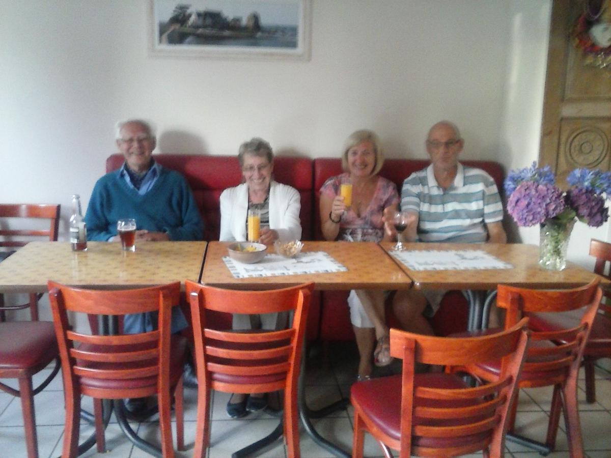 Yec'Hed Mat Bed & Breakfast Saint-Nicolas-du-Pelem Bagian luar foto
